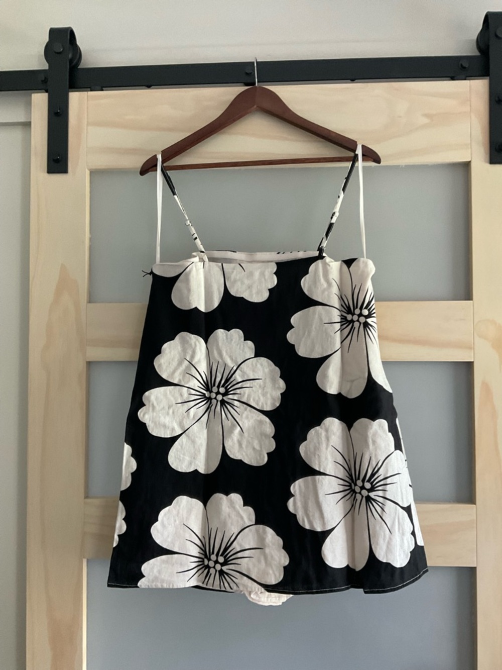 Rachel Zoe Linen Blend Floral Romper Skort Black White NWT Size Large Pockets - Picture 2 of 7